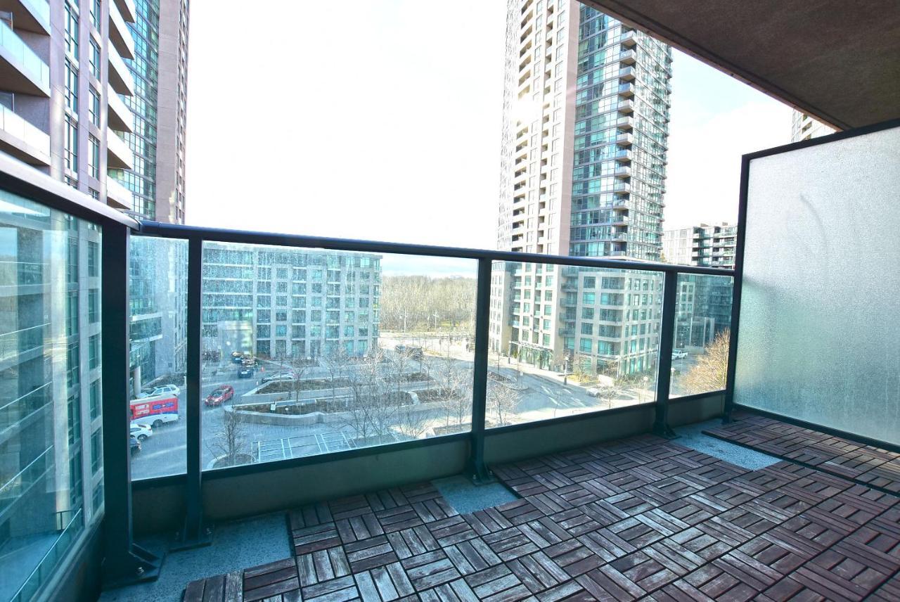 Downtown Condo, Free Parking & Amenities Toronto Exterior foto